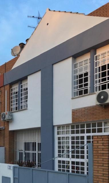 Casa Soleada En Calle Tranquila セビリア エクステリア 写真