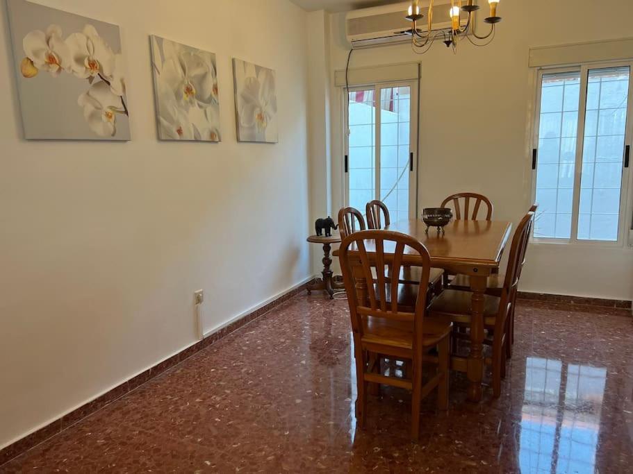 Casa Soleada En Calle Tranquila セビリア エクステリア 写真